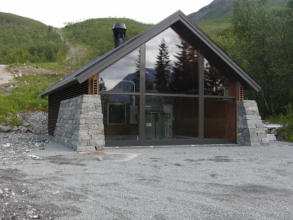 Småkraft løftes frem på National Geographic – Se video!_1024px-Mjeldeelva_kraftverk.jpg