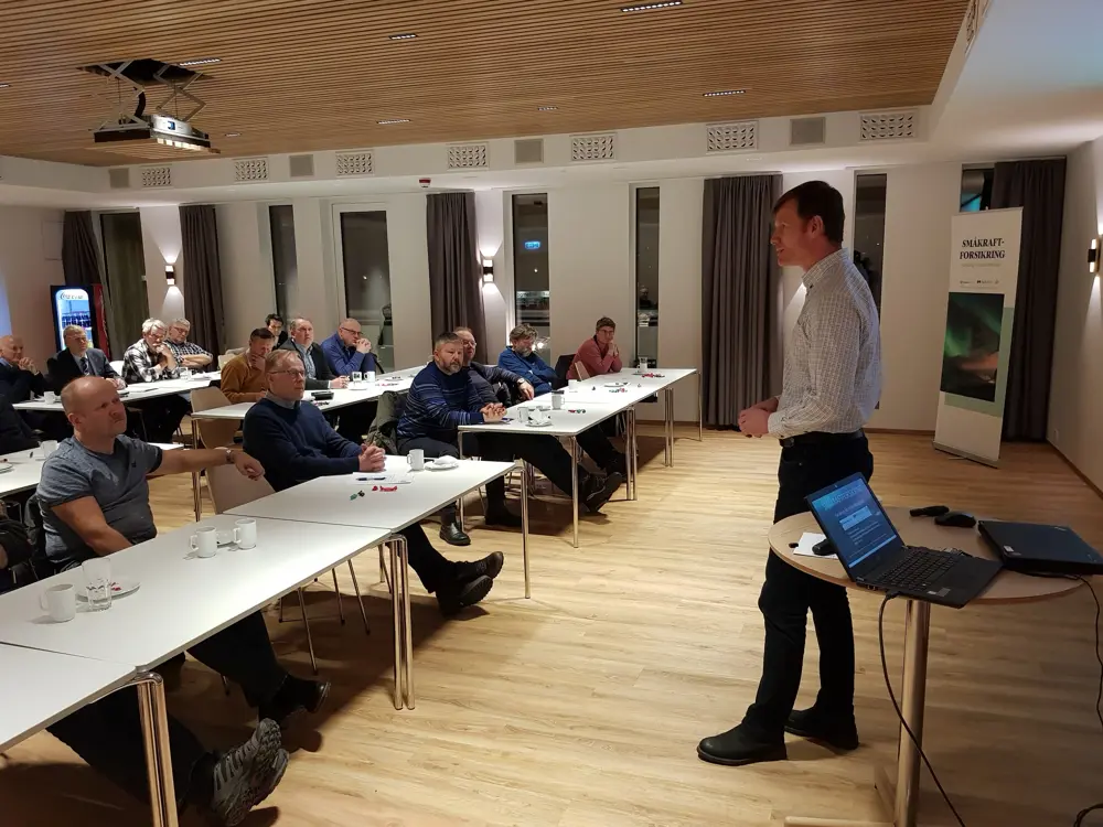 Ny giv i Møre og Romsdal_Jonas-Pedersen-på-småkraftmøte-Spjelkavik-22.1.19-e1548682818437.jpg