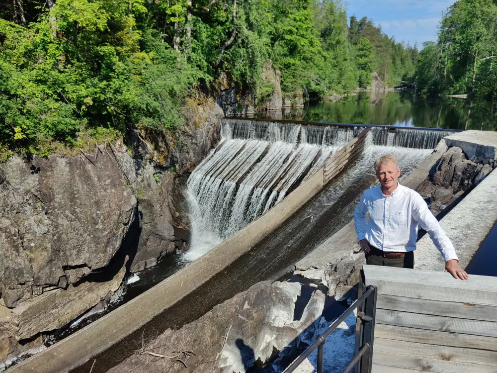 Med slekten i ryggen_allveddam-scaled.jpg